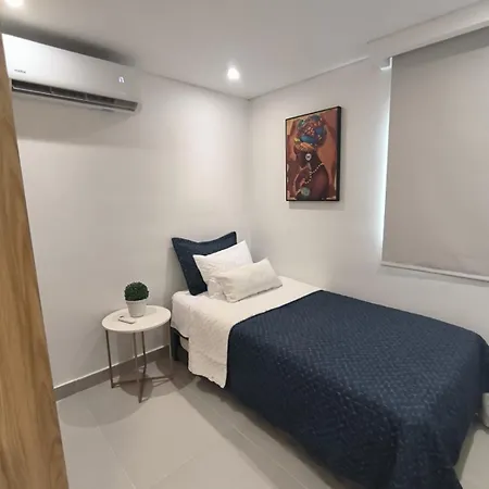 Comodo De 3 Con Piscina Cerca Al Mar En *
