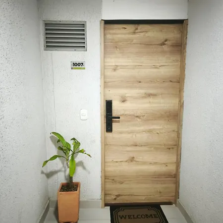 Comodo De 3 Con Piscina Cerca Al Mar En Apartment